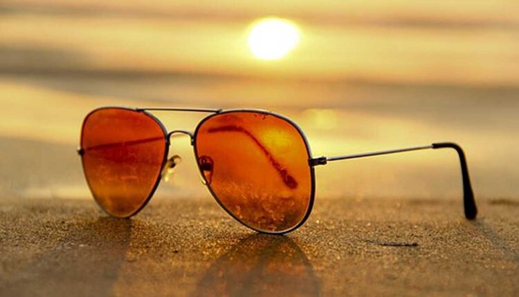 how to remove scratches from spectacles