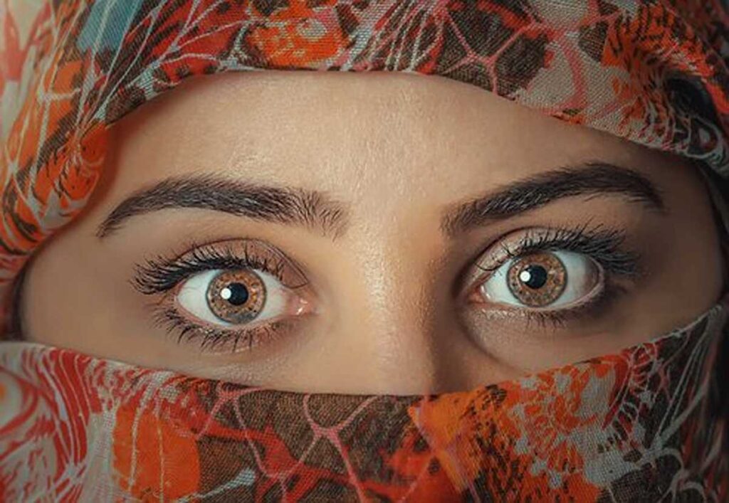 how to fix asymmetrical eyes