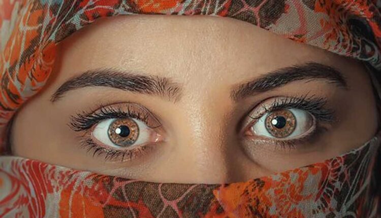 how to fix asymmetrical eyes